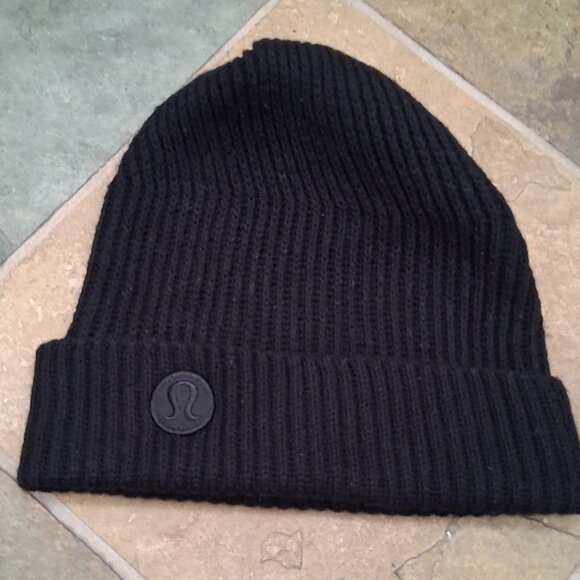 Lululemon Black 100% Merino Wool Beanie Hat - Picture 3 of 5